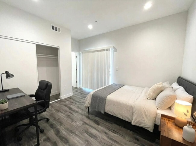 Foto del edificio - 1638 N Soto St