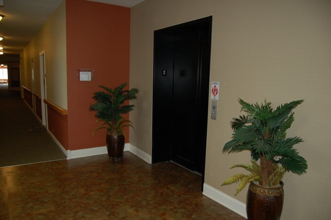 Convenient elevator access - Reflections I