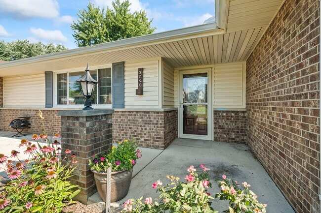 Building Photo - Windmill Drive
