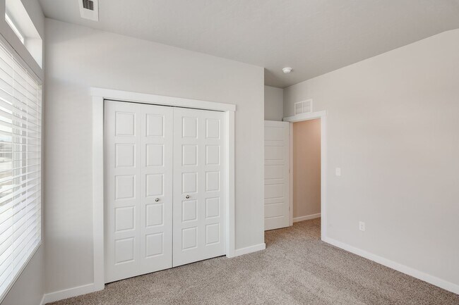 Foto del edificio - 4 Bedroom Home.