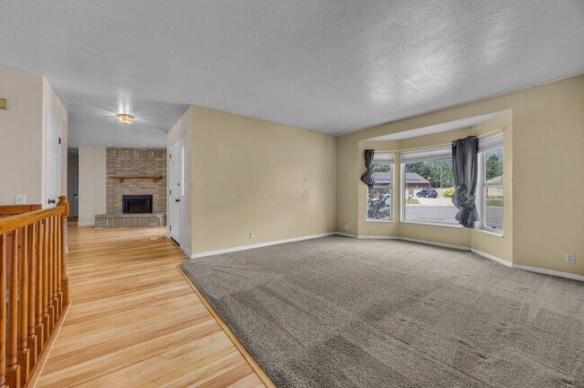 Foto del edificio - 567 N Allanwood Pl