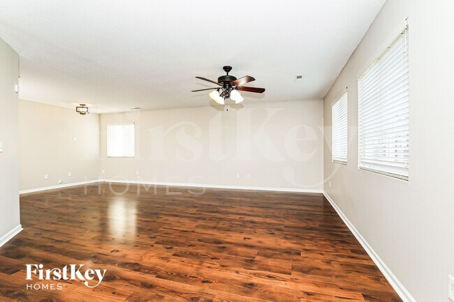 Foto del edificio - 5004 Emberly Dr