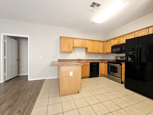 Building Photo - 2300 E Magma Rd