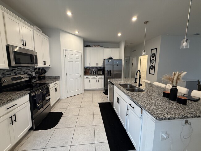 Building Photo - 3182 Amaranth St