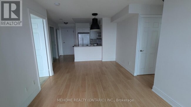 Building Photo - 15 Greenview Ave