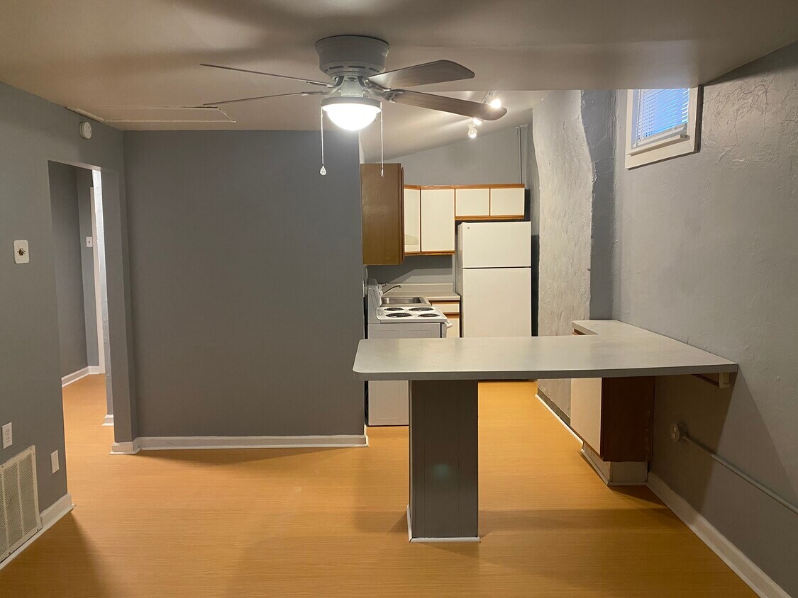 Foto principal - 520 Carothers Ave