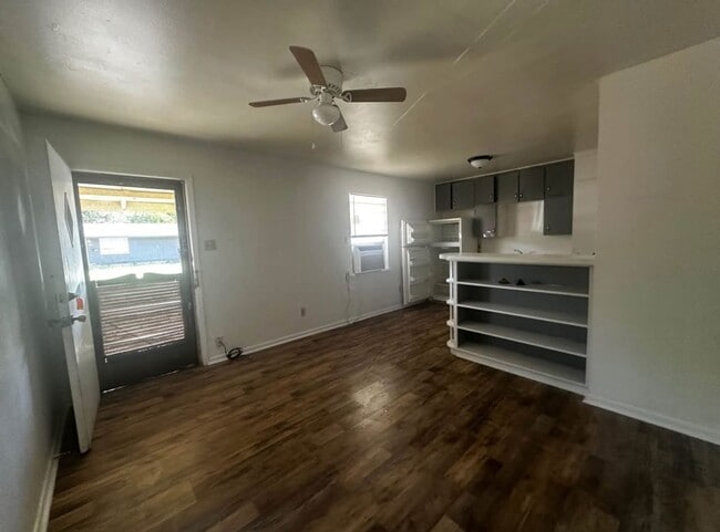 Building Photo - 611 McArthur Dr