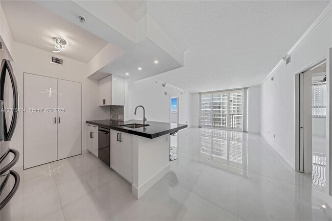 Foto del edificio - 2000 N Bayshore Dr