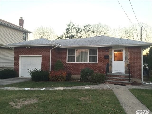 Primary Photo - 11 Irving Ct