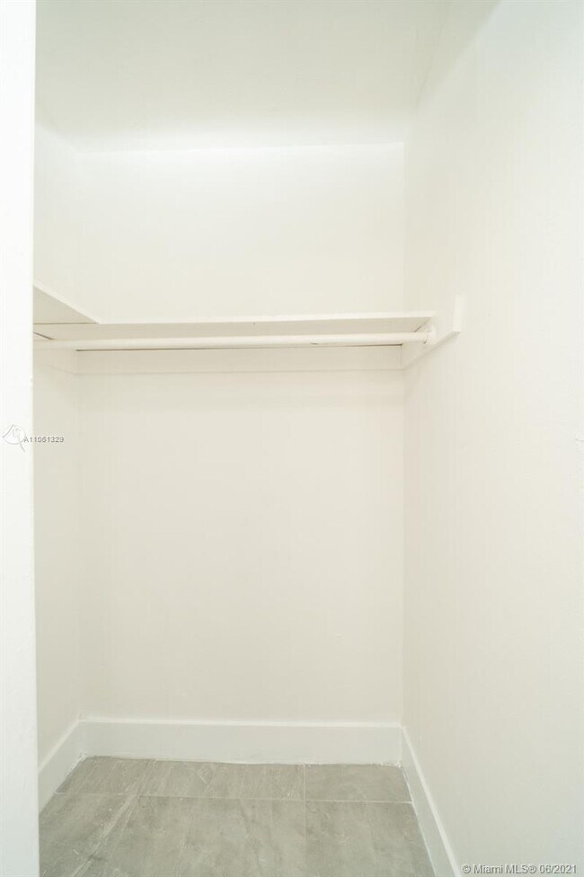 Foto del edificio - 417 NW 2nd Ave
