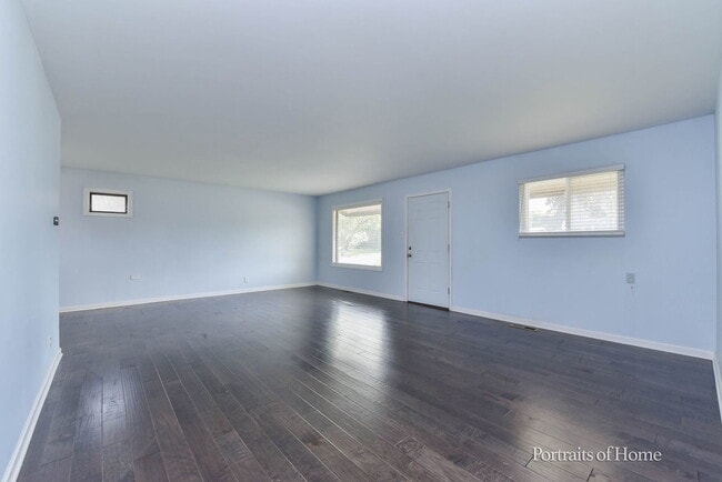 Foto del edificio - 156 Fairwood Dr
