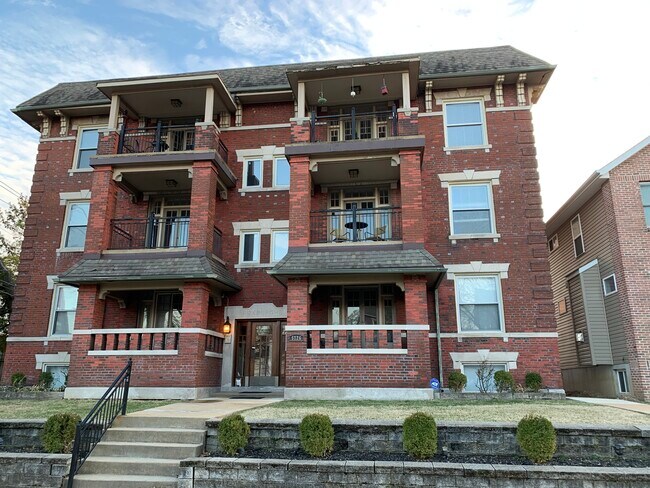 Foto del edificio - 5726 McPherson Ave