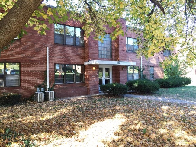 Building Photo - 2309 Longview Ave SW