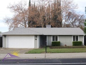 Building Photo - 238 Flower Dr