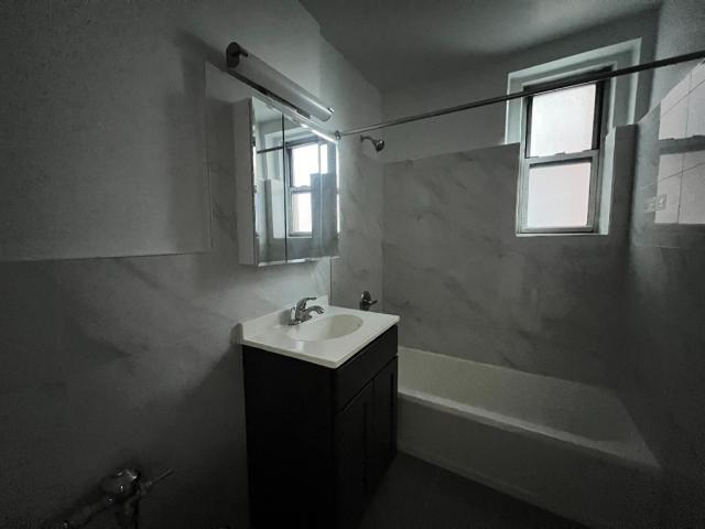 Building Photo - 0 bedroom in SUNNYSIDE NY 11104