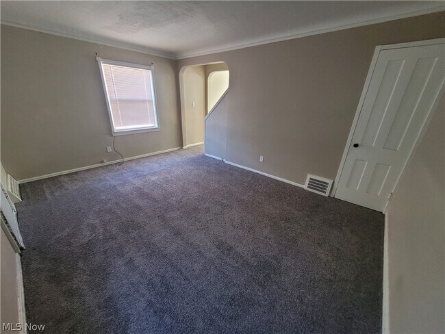 Foto del edificio - 255 E 250th St