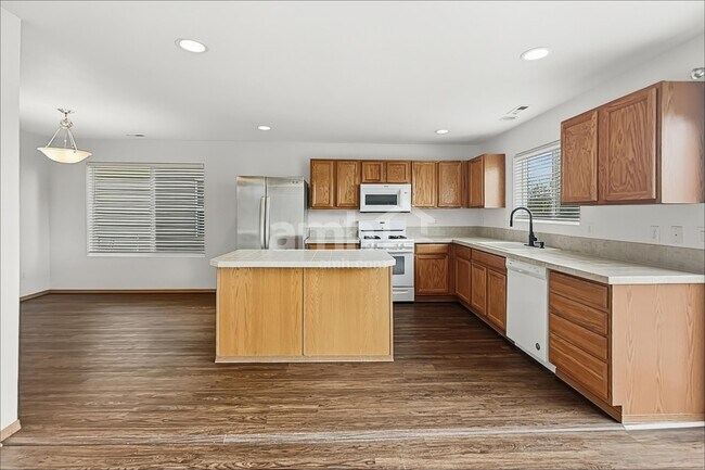 Foto del edificio - 9814 198th Avenue Ct E