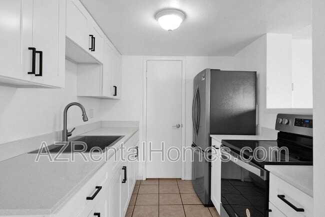Photo - 4715 E Jones Ave Townhome
