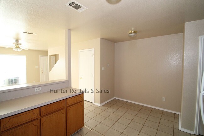 Foto del edificio - Sharp 3 Bedroom Townhome in South Killeen