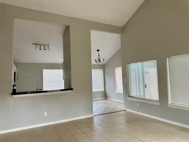 Foto del edificio - 18530 Meadows Way Dr