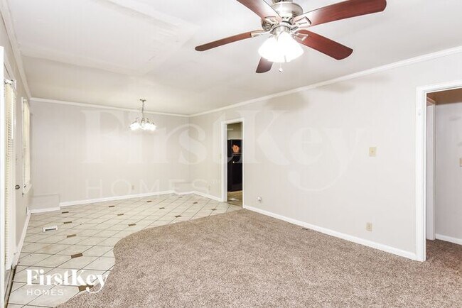 Building Photo - 3960 Hillside Ln