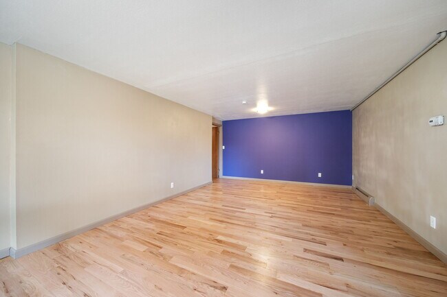 Sala de estar vacía 1 - 8090 W 63rd Ave