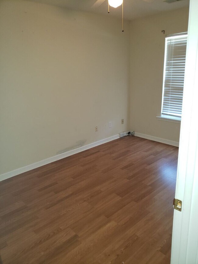 Building Photo - 3BR/2BA house