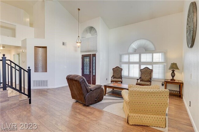 Building Photo - 8958 Sierra Palms Way