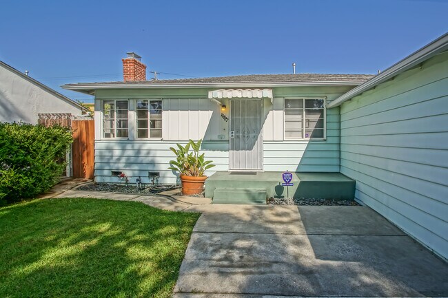 Foto del edificio - 10827 Woodbine St