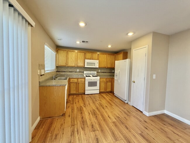 Building Photo - 8524 Wildheart Ranch St