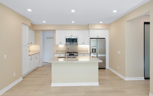 Building Photo - 1100 Lasso Way