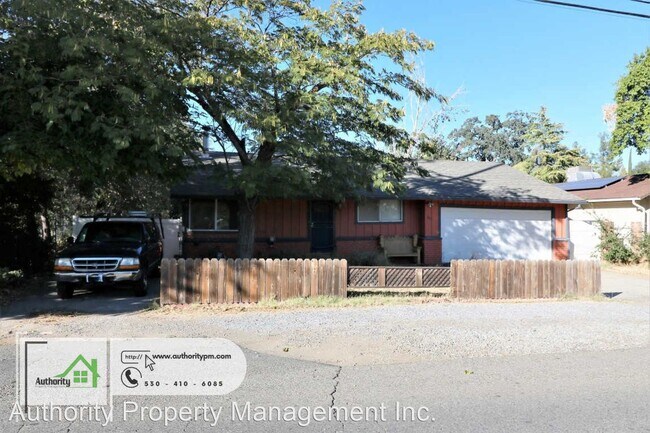 Foto del edificio - 3 br, 1 bath House - 810 Loma Vista Dr.