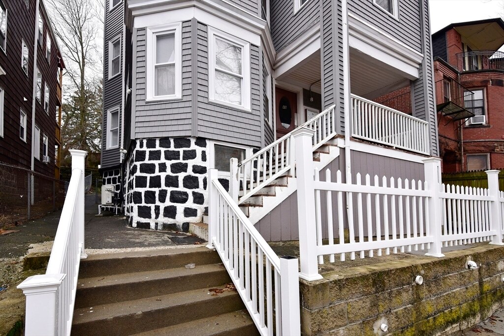 Foto principal - 48 Monadnock St