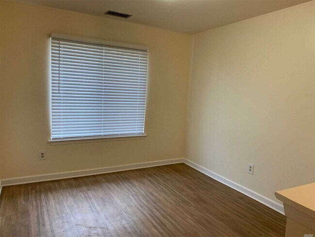 126 Dining Room - 126 Birchwood Rd