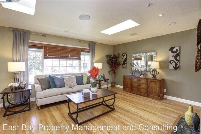 Foto del edificio - 4 br, 2 bath House - 40853 Mino Way