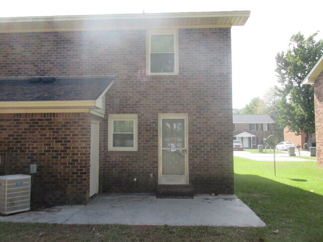 Building Photo - Mallwood Subdivision