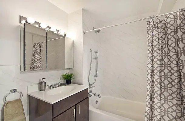 Building Photo - 2 bedroom in Bronx NY 10468