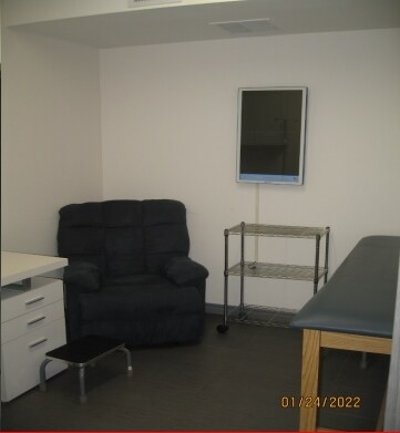 Interior Photo - 112 Greenpoint Ave