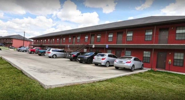 Building Photo - Mercedes Apartments