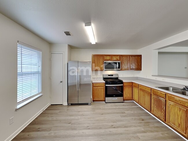 Building Photo - 9626 Eaglewood Glen Trl