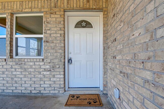 Building Photo - 3511 Brook Shadow Dr