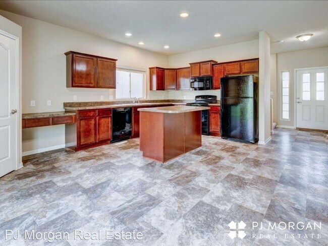 Foto del edificio - 3 br, 2.5 bath House - 18726 Birchwood Ave