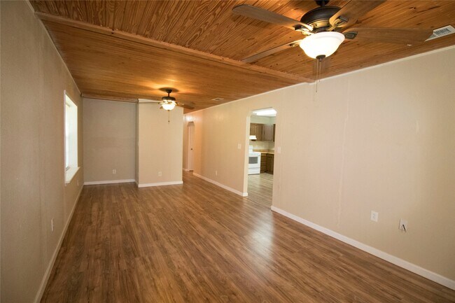 Foto del edificio - 20 White Oak Dr