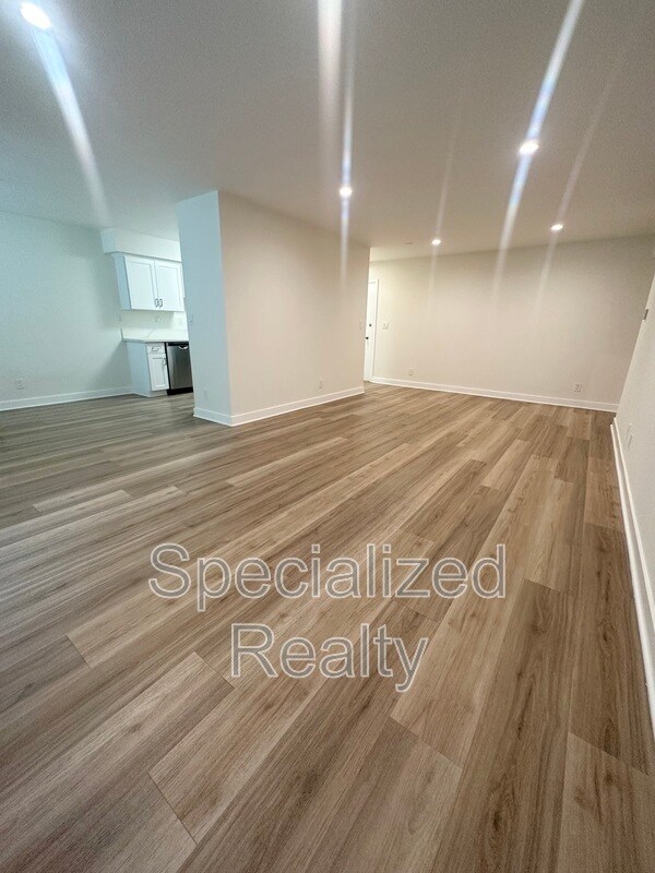 Foto del edificio - 12325 Moorpark St