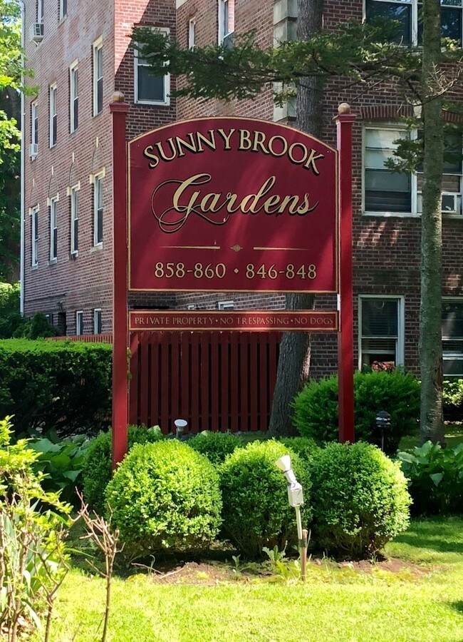 Building Photo - 858 Palmer Rd