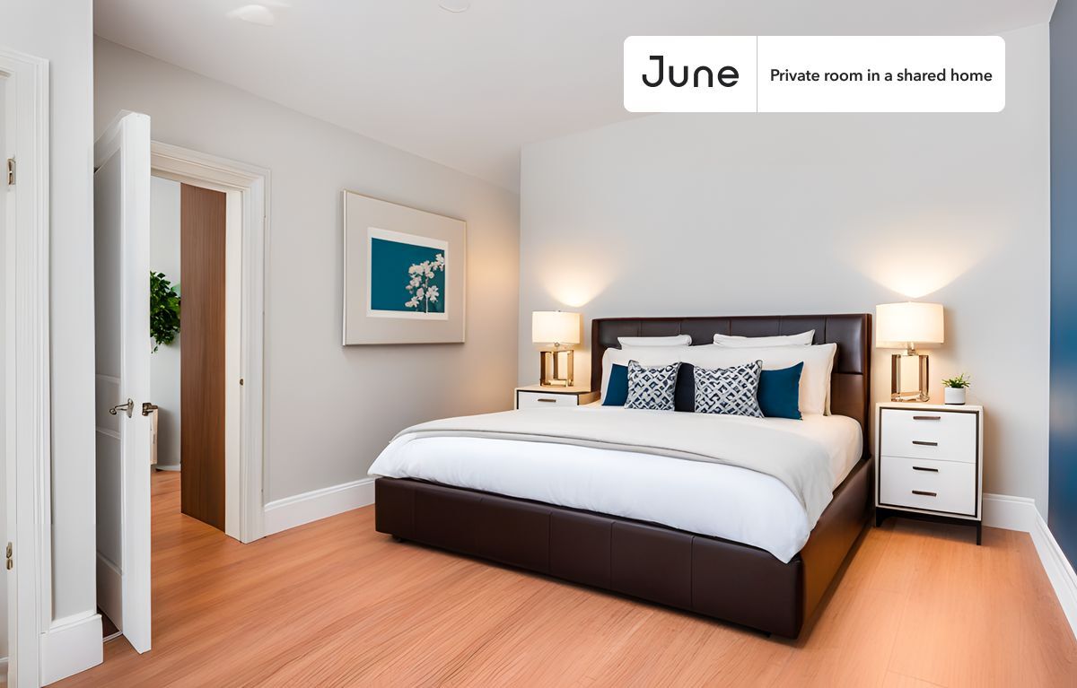 Foto principal - Room in Shared 5 bed/2 bath home