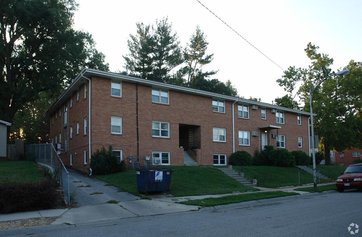 Primary Photo - 1333 S 33rd St