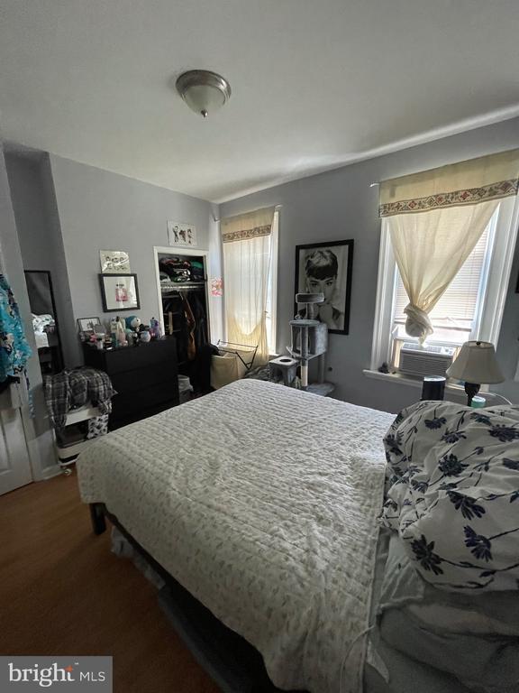 Foto del edificio - 2053 Sigel St