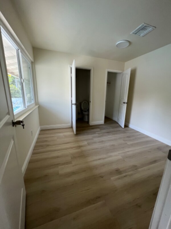 Building Photo - 15036 Los Robles Ave