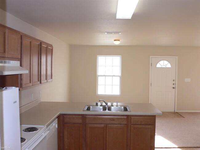 Building Photo - 1 br, 1 bath  - Eagle Ridge A1